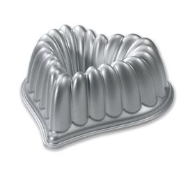 Nordicware_Platinum_Elegant_Heart_Bundt_Pan