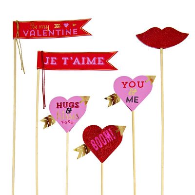 Decorative Flags ~ Hugs & Kisses