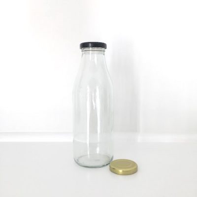 500mL Glass Bottles with lids are suitable for storing sauce and homemade preserves.